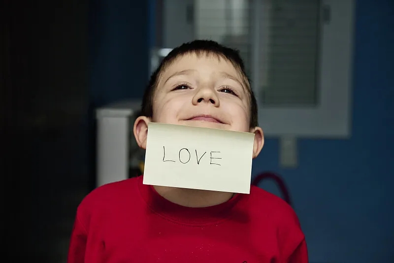 人类胚胎干细胞治疗自闭症：系列病例