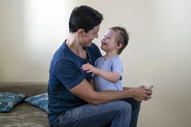 多种干细胞疗法和神经康复治疗脑瘫:病例报告 多种干细胞疗法和神经康复治疗脑瘫:病例报告