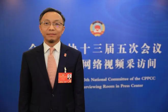 政协委员吕红兵